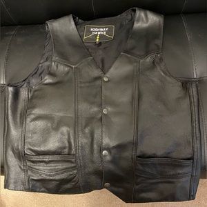 Harley Davidson Mens vest. Large  Highway Hawks leather vest with Harley Wings!